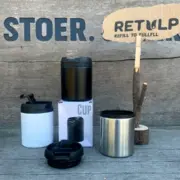 Kleine koffiemachine beker