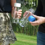 2 grote drinkflessen water makkelijk schoonmaken
