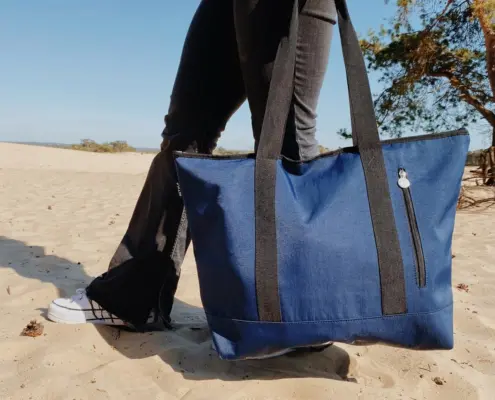 MS cooler shopper tas blauw onderweg