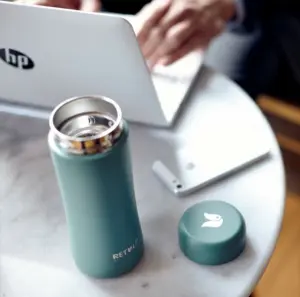 Retulp tumbler tijdens werk kantoor