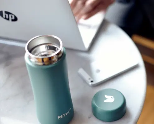 Retulp tumbler tijdens werk kantoor