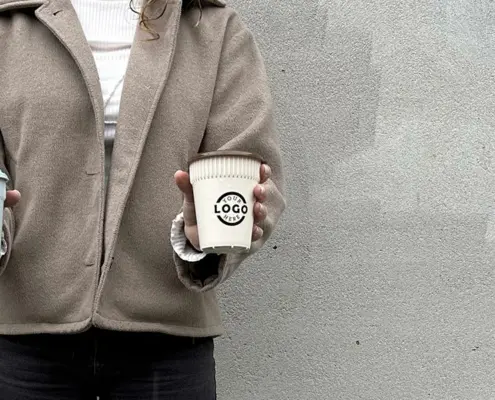 Nieuwe wetgeving wegwerpplastics - Oplossing herbruikbare bekers en bakjes