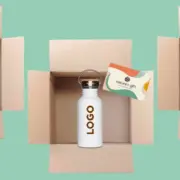 Retulp kerstgeschenken met thermos flessen, koffiebeker en cadeaubonnen combinatie geschenkpakket