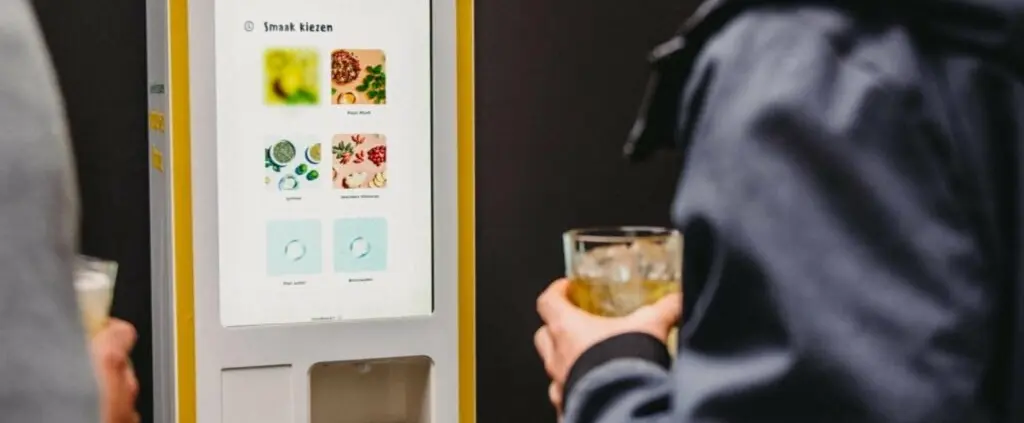 Handig en lekker Retulp frisdrank automaat afvalvrij tappen met eigen fles of beker