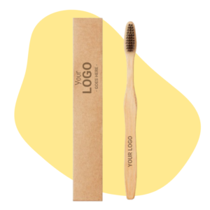 Tandenborstel met doosje verzorgingsproducten