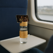 glazen waterfles telefoonhouder