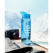waterfles met rietje blauw met logo